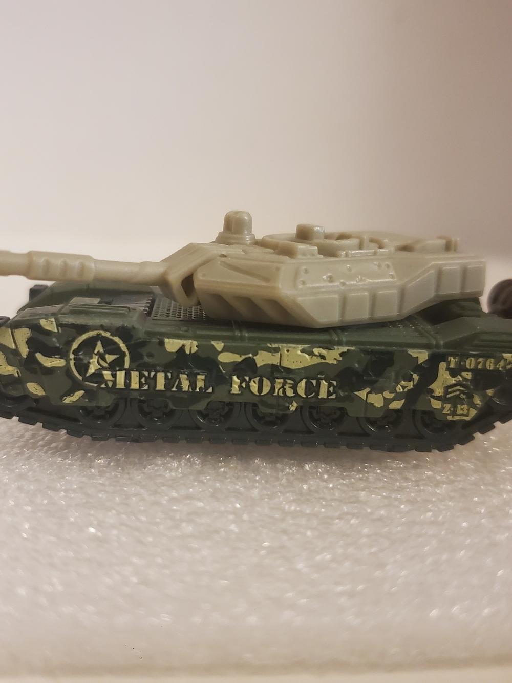 ZURU Metal Machines Army DEFENDER METAL FORCE TANK Toy Diecast